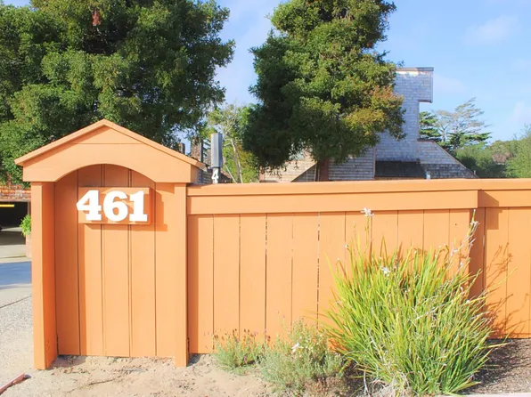 461 Dela Vina Ave APT 104, Monterey, CA 93940