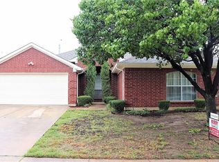 7403 Fossil Hill Dr, Arlington, TX 76002