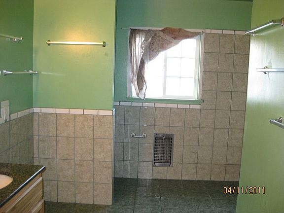 4th image of 10636 S Budlong Ave
