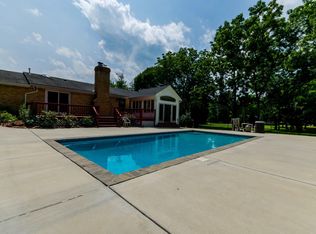 887 Woodbury Dr, Kearneysville, WV 25430