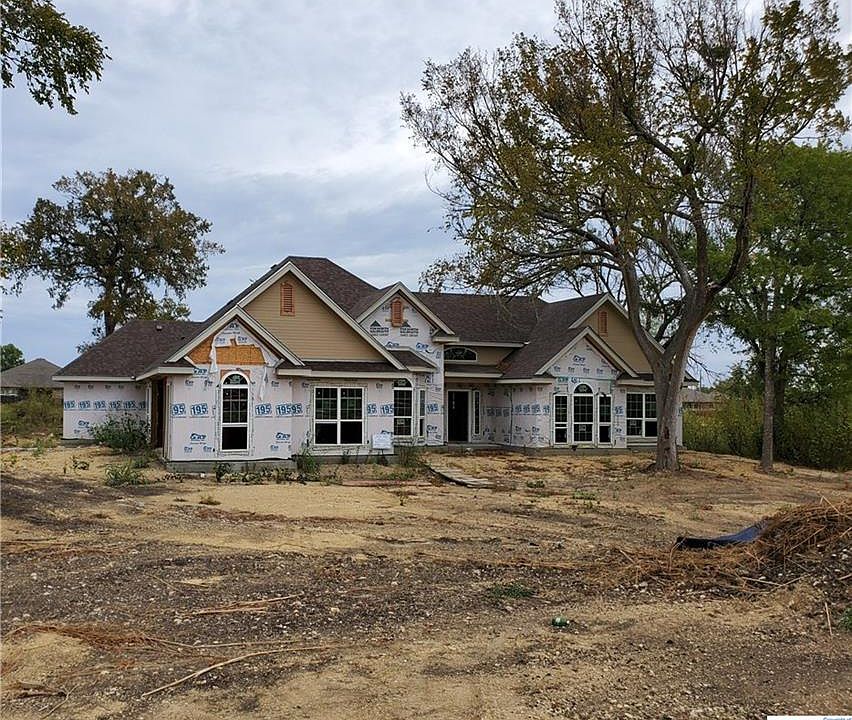 1st image of 217 Coleton Dr