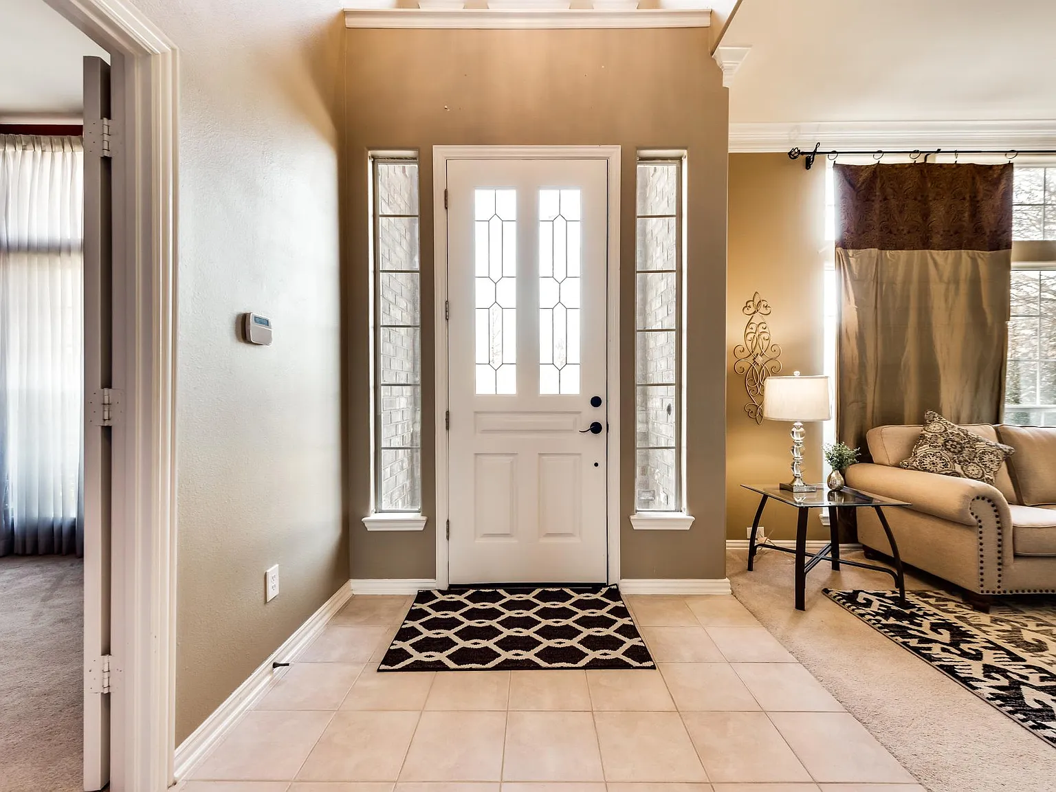 415 Sheffield Court — Photo 4