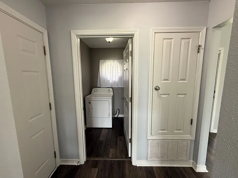 2111 Coral Creek Dr — Photo 9