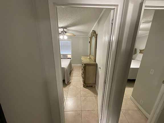 2nd image of 220 NE 12th Ave Lot 1
