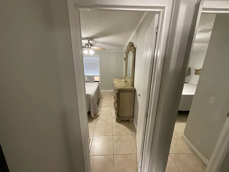 220 NE 12th Ave #1 — Photo 2