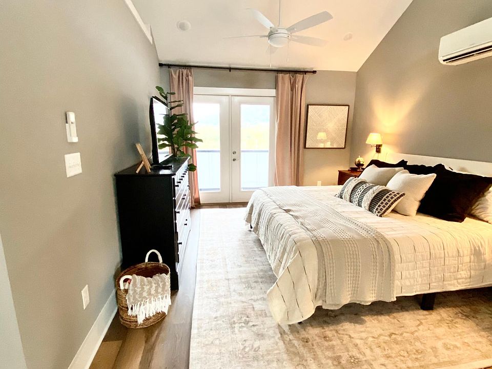 3rd Floor Master Bedroom