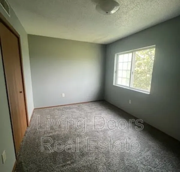 607 S Washington St #8 — Photo 12