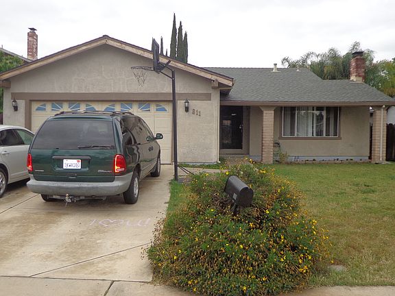 3rd image of 811 Amaretto Dr