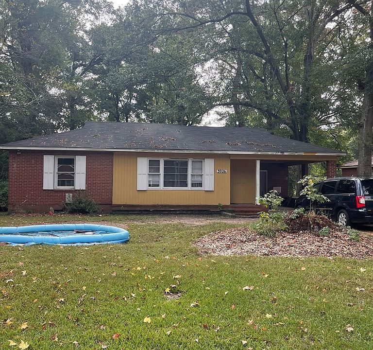 2nd image of 3926 Trask Dr