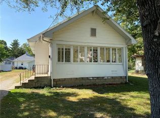 1058 11th St, Charleston, IL 61920