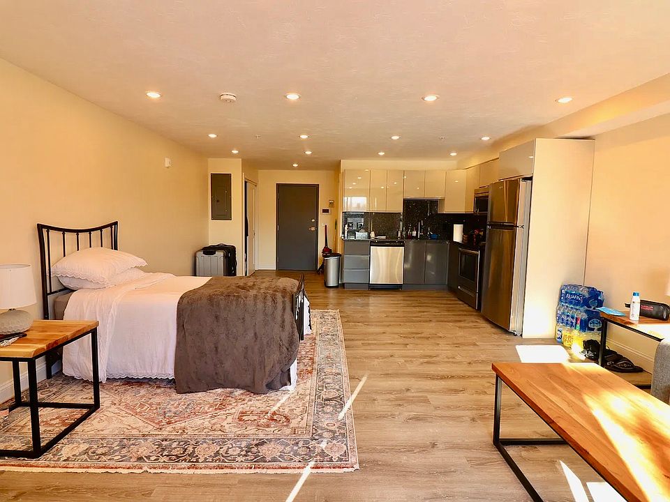1st image of 1028 Commonwealth Ave #203