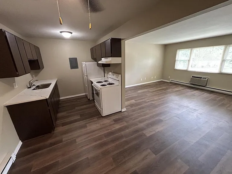 230 S Division St #14 — Photo 2
