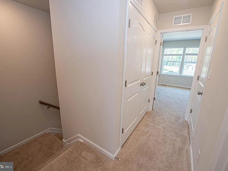 130 Willowtree Ln — Photo 41
