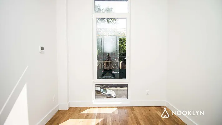 Rented by Nooklyn NYC LLC | media 44