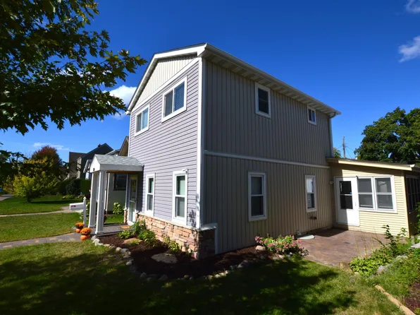 855 Cottage Ave E, Saint Paul, MN 55106