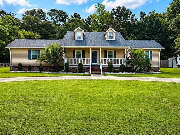 4th image of 210 Carolina Ave