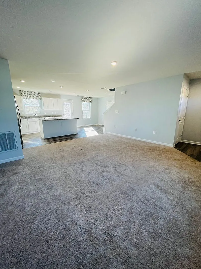 Half Off First Months Rent Single Family Home For Rent In Cobblers Valley! — Photo 4