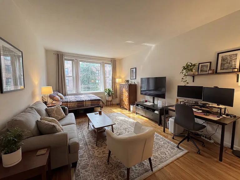 525 E 81st St #3EE — Photo 1