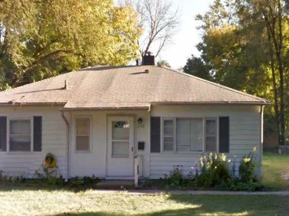 1048 Eastview Dr, Rantoul, IL 61866