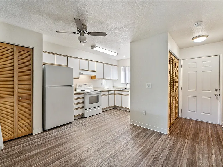 Tuxedo Park Apartments — Photo 4