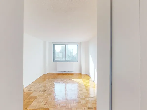 401 East 34th Street image 3 of 9