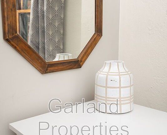 5th image of 829 Salem Ave SW #2