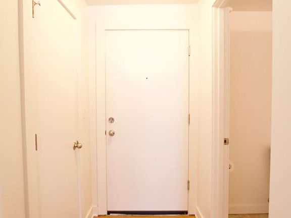 5th image of 4210 Brooklyn Ave NE APT 001