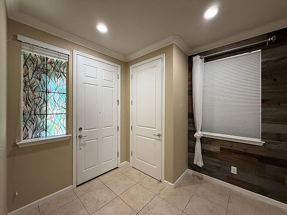 2nd image of 7437 Bloomsbury Way