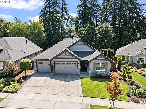 3rd image of 3857 SE Pipers Dr