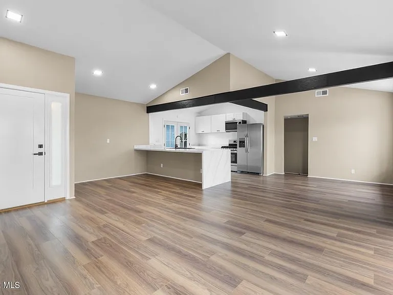1165A McKnight Rd — Photo 2