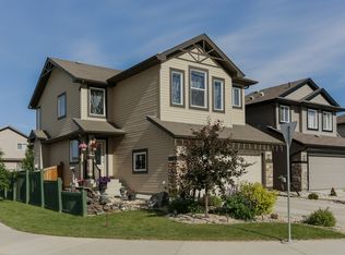 9606 207a St NW, Edmonton, AB T5T4M9