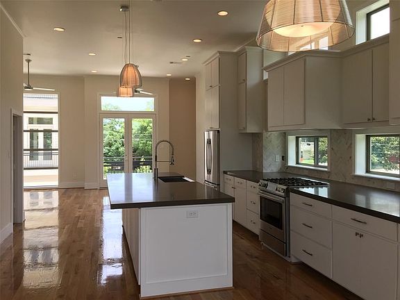 4th image of 3507 Facundo St #B