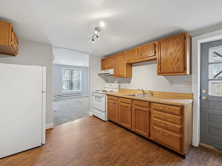 117 E Miner St — Photo 9