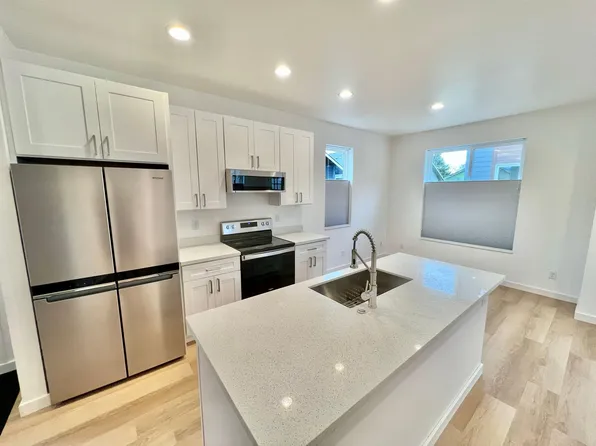 Greyson Manor by South Bridge Apartments, 2223 Redwood Ave #J, Grants Pass, OR 97527