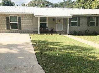 1607 Gardien St, Gonzales, TX 78629