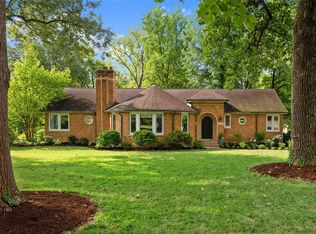 2 Webster Woods Dr, Saint Louis, MO