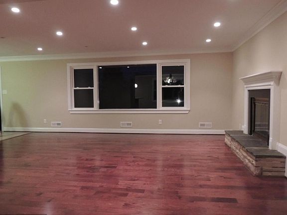 3rd image of 7208 Park Terrace Dr