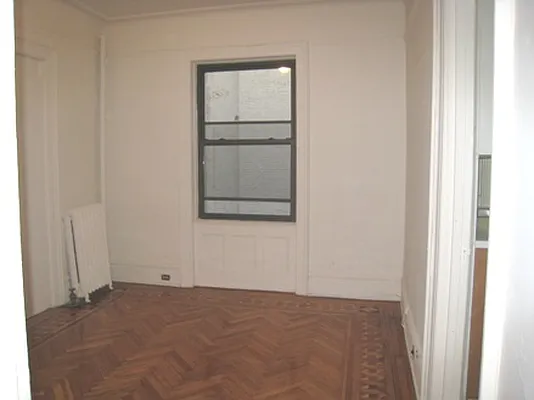 Rented by Metropolitan Equities | media 11