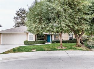 562 Koleen Ct, Kerman, CA 93630