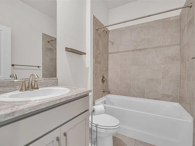 17821 Cantarina Cv — Photo 26