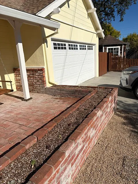 4 bed, 1665 sqft, $5,900 — Photo 2