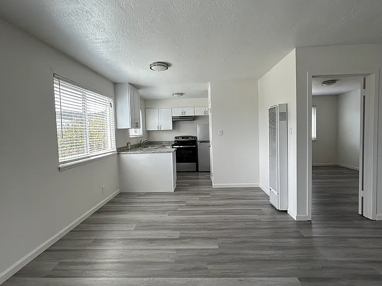 66 E 39th Ave #17 — Photo 3
