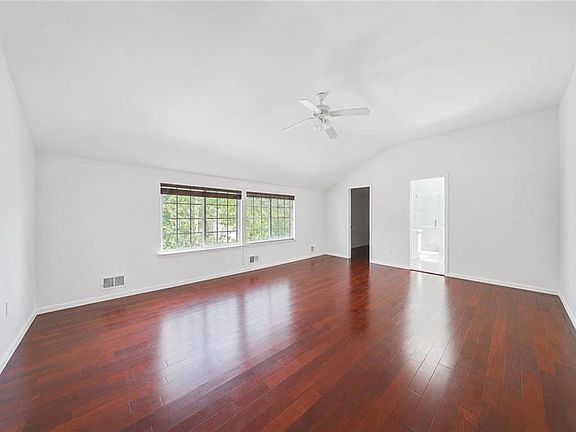 5th image of 45 Sharrotts Rd