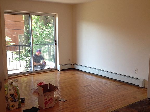 3rd image of 2555 31st St APT 3R