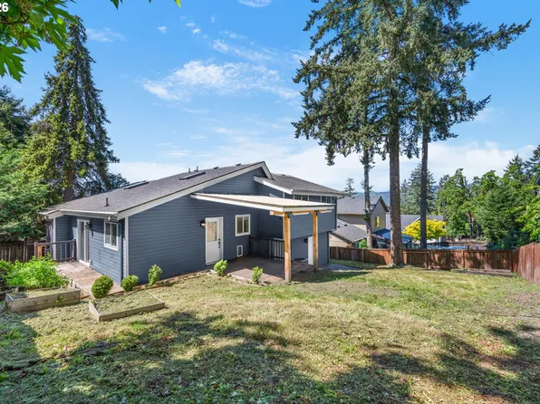 815 S 72nd St, Springfield, OR 97478