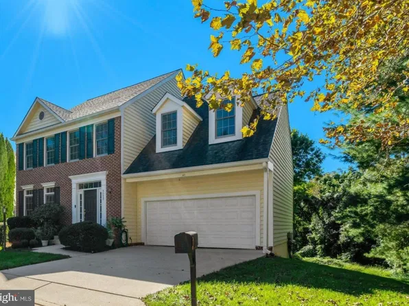 3022 Rosemoor Ln, Fairfax, VA 22031