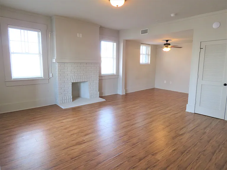 519 E Capitol Ave #3B — Photo 3