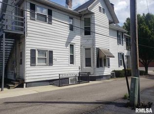 942 S 1st St, Springfield, IL 62704