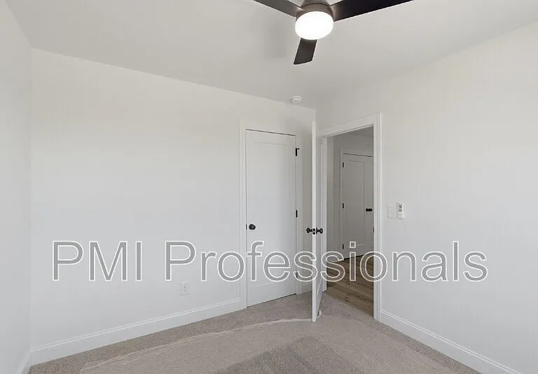 408 Legions Ct — Photo 21