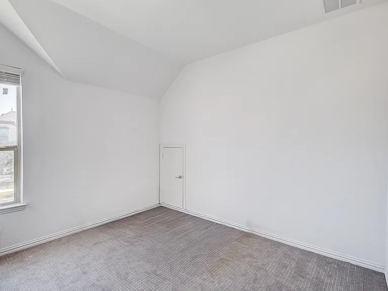 7597 Sanctuary Dr — Photo 38